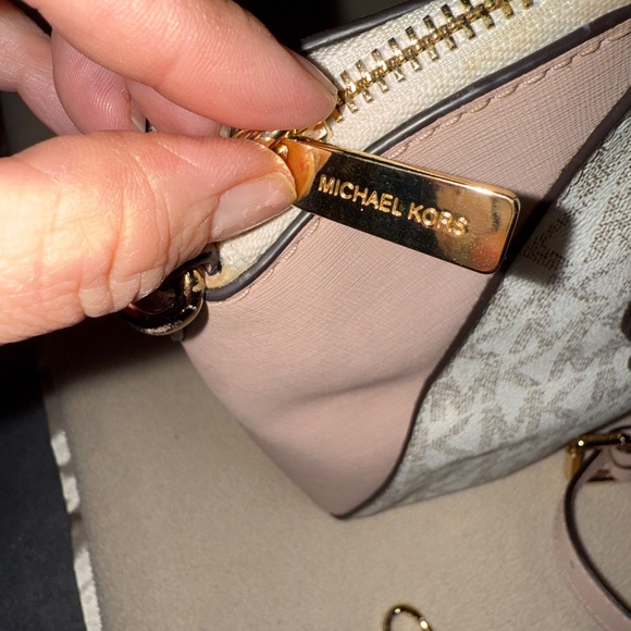 Michael Kors Ciera medium bag - Picture 6 of 13